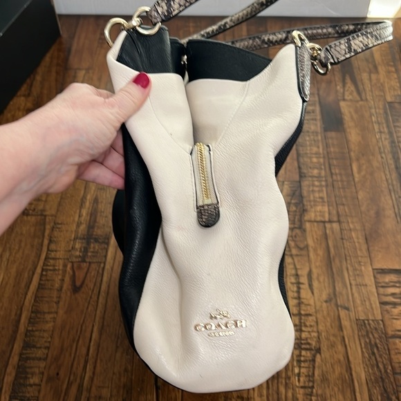 Coach Bag Purse Phoebe Hobo with snakeskin straps navy white with gold hardware - Picture 12 of 17